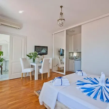 Blue Next To The Dubrovnik