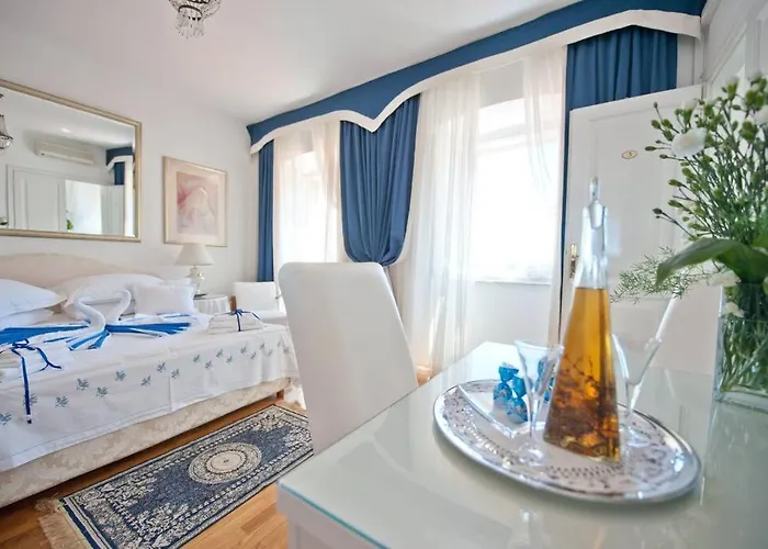 Blue Next To The Дубровник